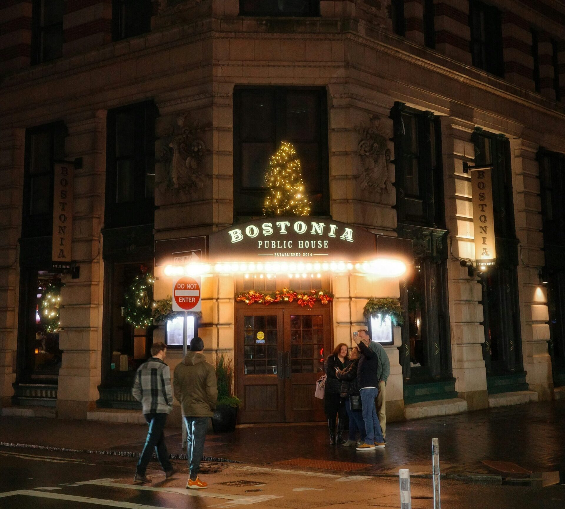 Bostonia Public House